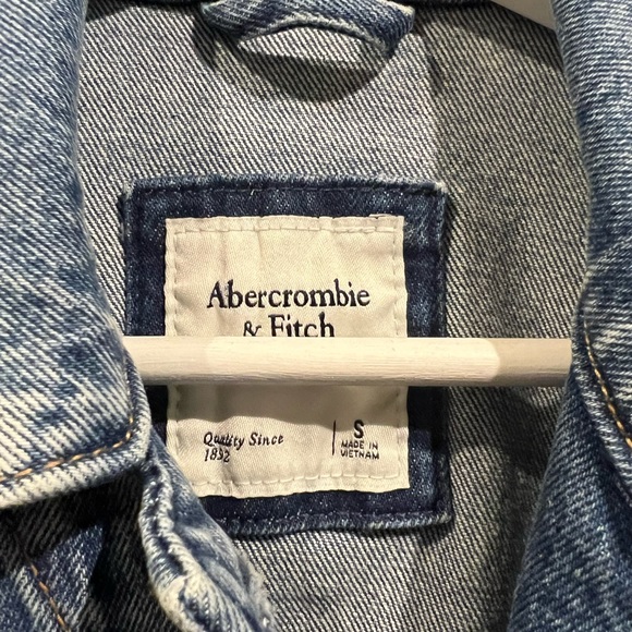 Abercrombie and Fitch Jean Jacket Women’s size S - Picture 2 of 4